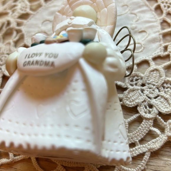 I Love You Grandma Figurine Heavenly Wishes Angel Figure with I Love You Sign - Picture 6 of 9